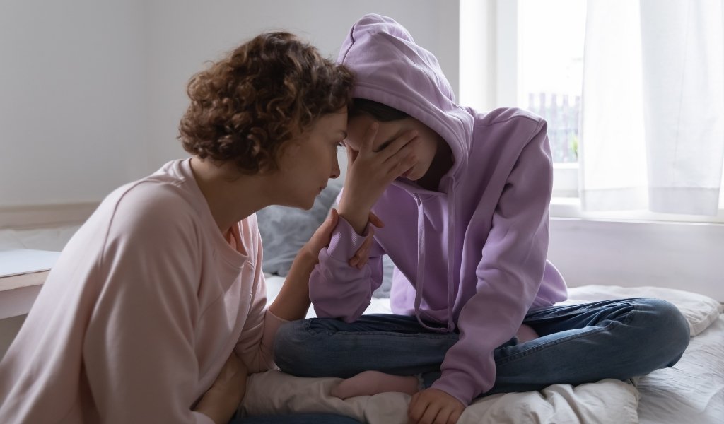 How moms can help teen daughter build self-esteem and self-confidence